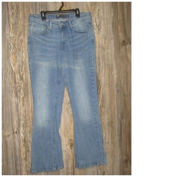 Levis Demi Curve Classic Rise Boot Cut Stretch Jeans Size 12 / 31 Msre 30x28 - Picture 1 of 11